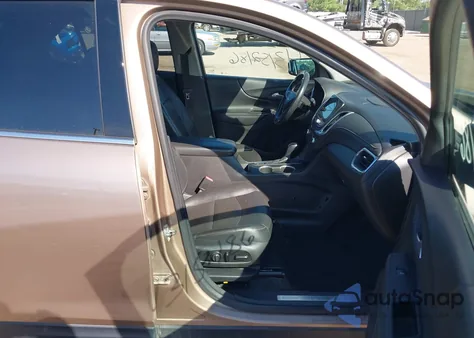 2018 Chevrolet Equinox Premier z USA, uszkodzony, nr VIN 2GNAXWEX9J6196335
